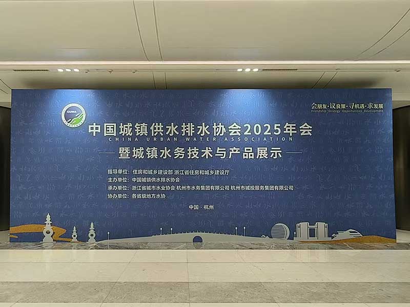 商務(wù)陪同翻譯.jpg